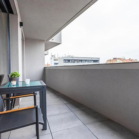 Apartment Oscar With Garage Prag Exterior foto