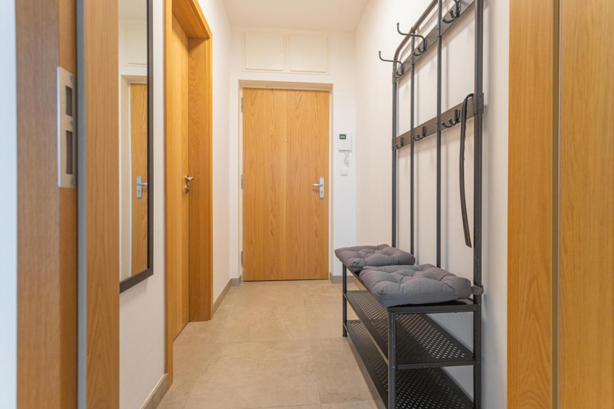 Apartment Oscar With Garage Prag Exterior foto